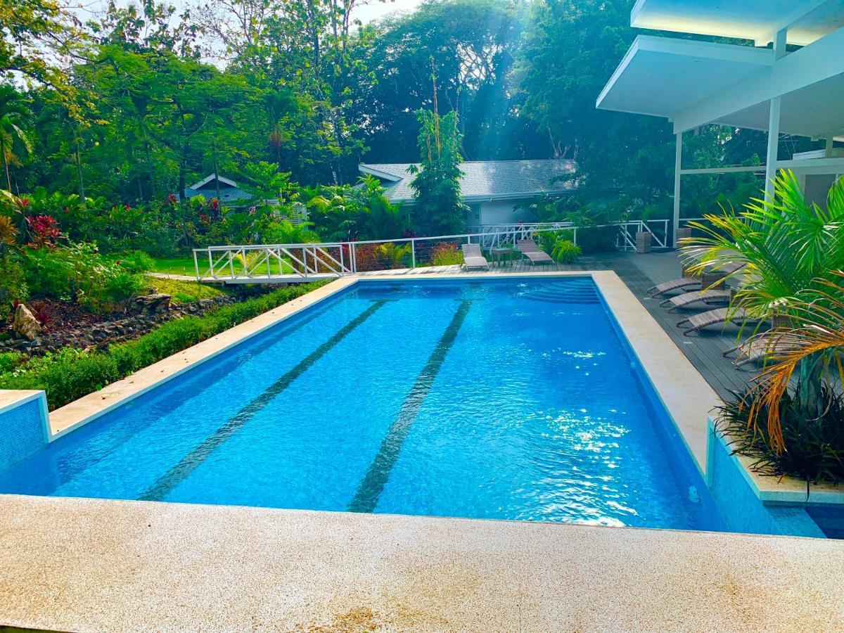 Aves Hotel Montezuma Exterior foto